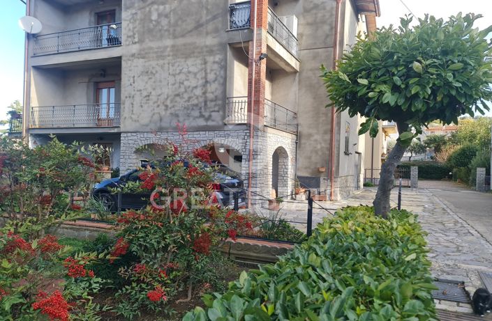 Image No.8-2 Bed Property for sale