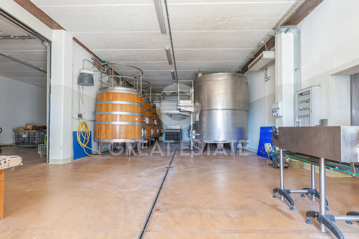 Image No.24-2 Bed Country House for sale