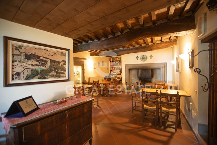 Image No.3-Maison de campagne de 28 chambres à vendre à Pérouse