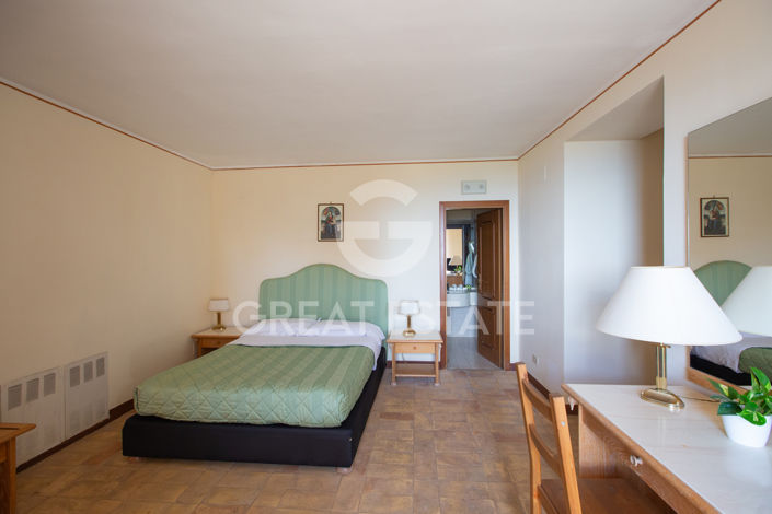 Image No.34-Maison de campagne de 28 chambres à vendre à Pérouse