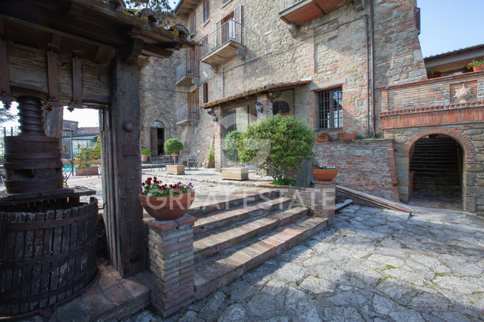 Image No.5-Maison de campagne de 28 chambres à vendre à Pérouse