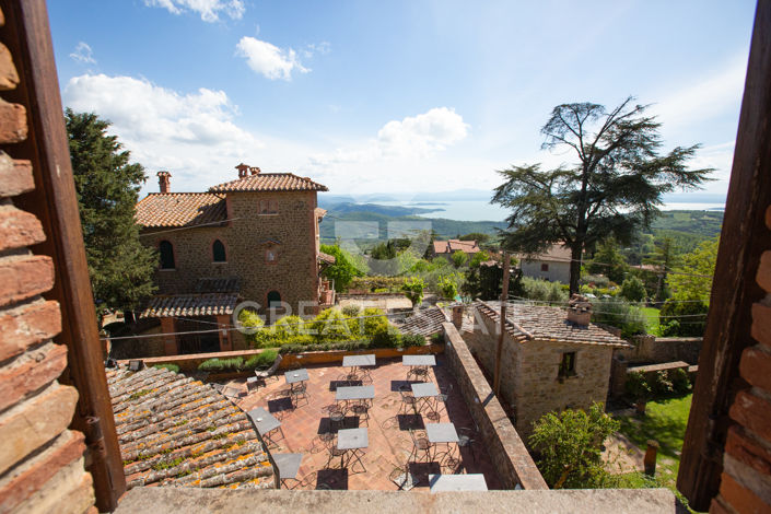 Image No.42-Maison de campagne de 28 chambres à vendre à Pérouse