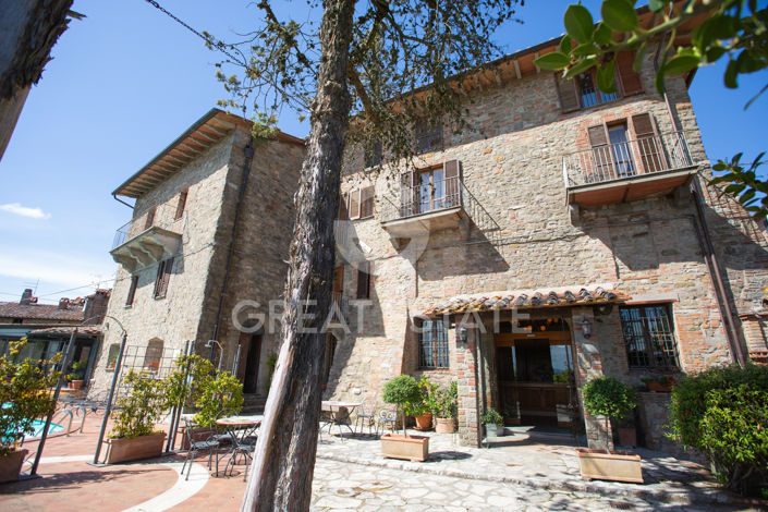 Image No.10-Maison de campagne de 28 chambres à vendre à Pérouse