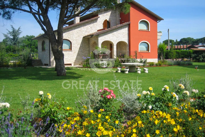 Image No.2-Maison de campagne de 4 chambres à vendre à Castiglione del Lago