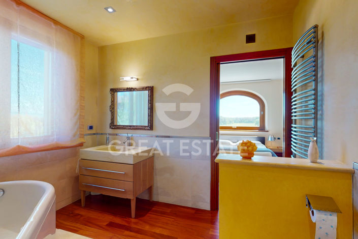 Image No.46-Maison de campagne de 4 chambres à vendre à Castiglione del Lago