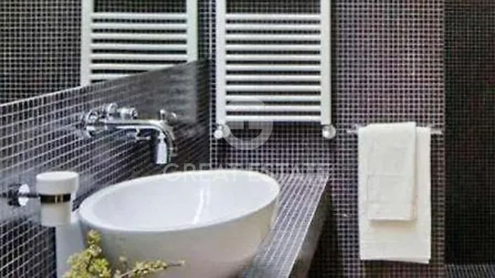 Image No.25-Maison de campagne de 16 chambres à vendre à Pérouse