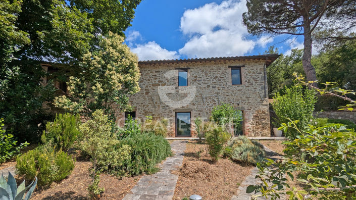 Image No.8-Maison de campagne de 16 chambres à vendre à Pérouse