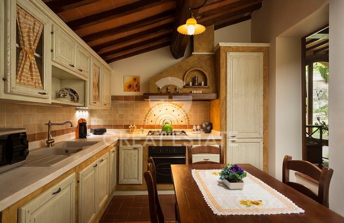 Image No.20-4 Bed Country House for sale