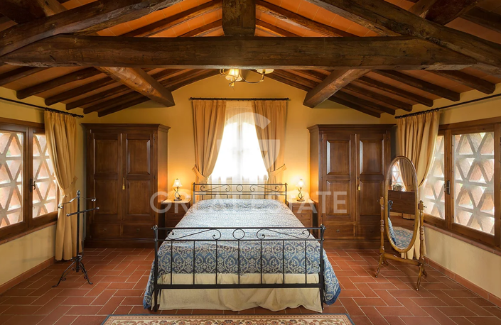 Image No.25-4 Bed Country House for sale