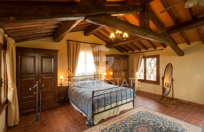 Image No.26-4 Bed Country House for sale