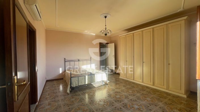 Image No.13-4 Bed Property for sale