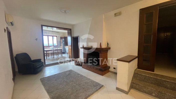 Image No.2-4 Bed Property for sale