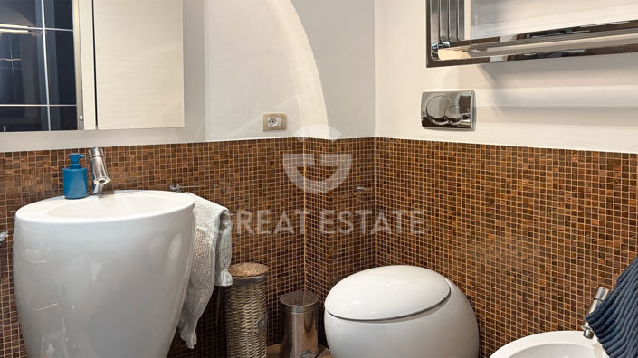 Image No.24-2 Bed Country House for sale