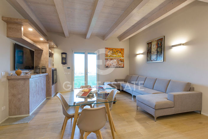 Image No.11-7 Bed Villa for sale