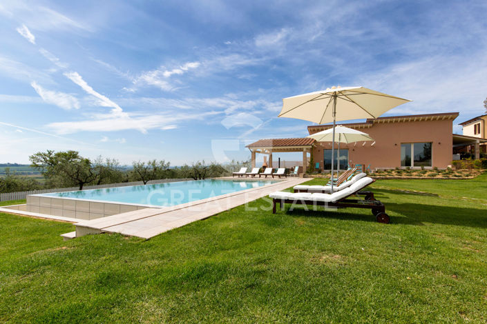 Image No.7-7 Bed Villa for sale