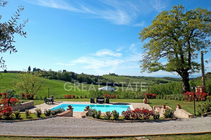 Image No.11-8 Bed Country House for sale