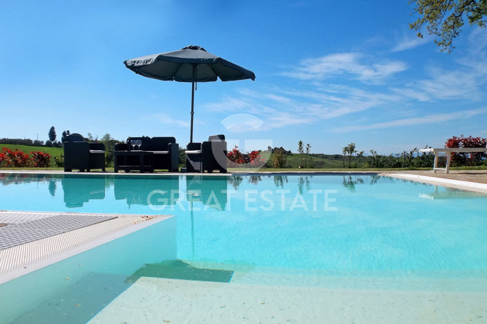 Image No.12-8 Bed Country House for sale