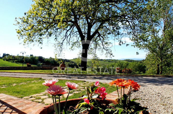 Image No.16-8 Bed Country House for sale