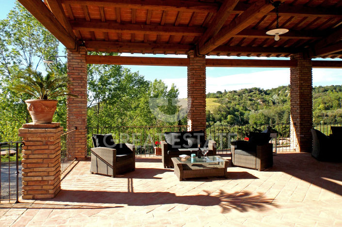 Image No.9-8 Bed Country House for sale