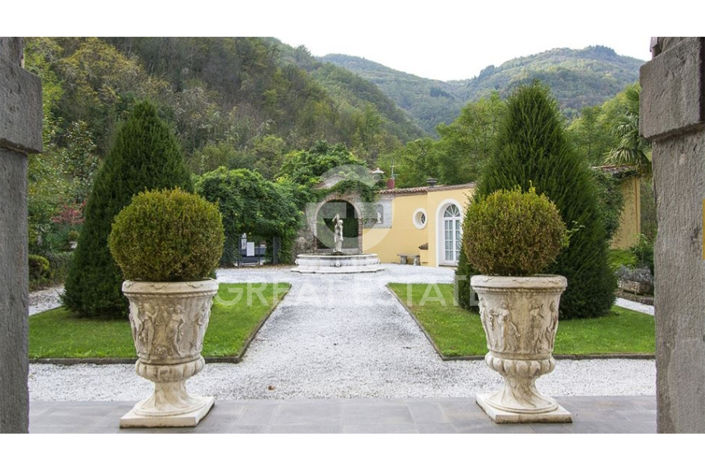 Image No.11-11 Bed Villa for sale