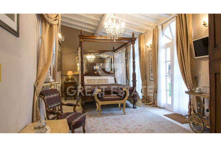 Image No.17-11 Bed Villa for sale