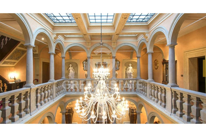 Image No.5-11 Bed Villa for sale