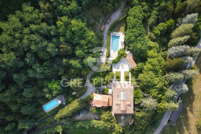 Image No.8-11 Bed Villa for sale