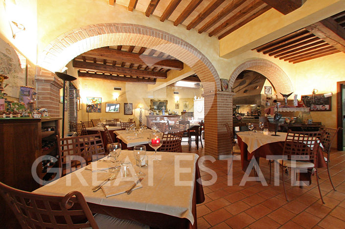 Image No.2-Ferme de 12 chambres à vendre à Citta della Pieve