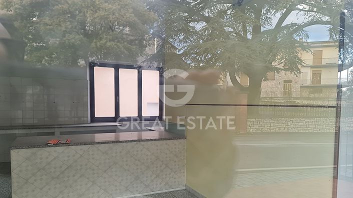 Image No.20-4 Bed Property for sale