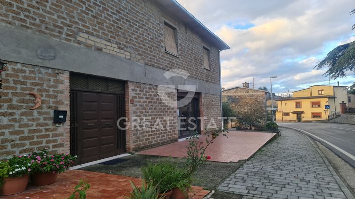 Image No.8-4 Bed Property for sale