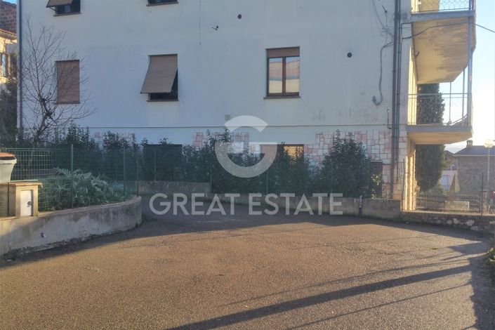 Image No.11-Appartement de 4 chambres à vendre à Ficulle