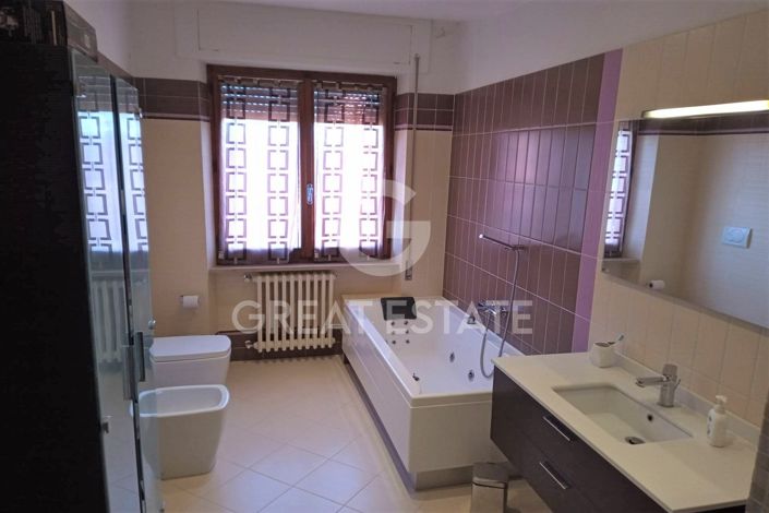 Image No.21-Appartement de 4 chambres à vendre à Ficulle