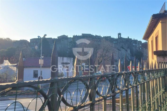 Image No.25-Appartement de 4 chambres à vendre à Ficulle