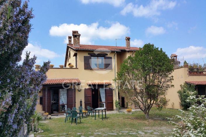 Image No.1-2 Bed Country House for sale