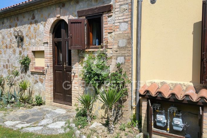 Image No.10-2 Bed Country House for sale