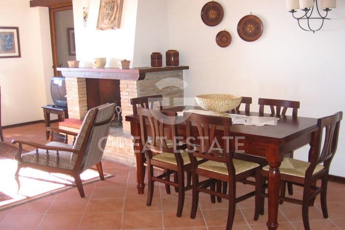 Image No.23-2 Bed Country House for sale