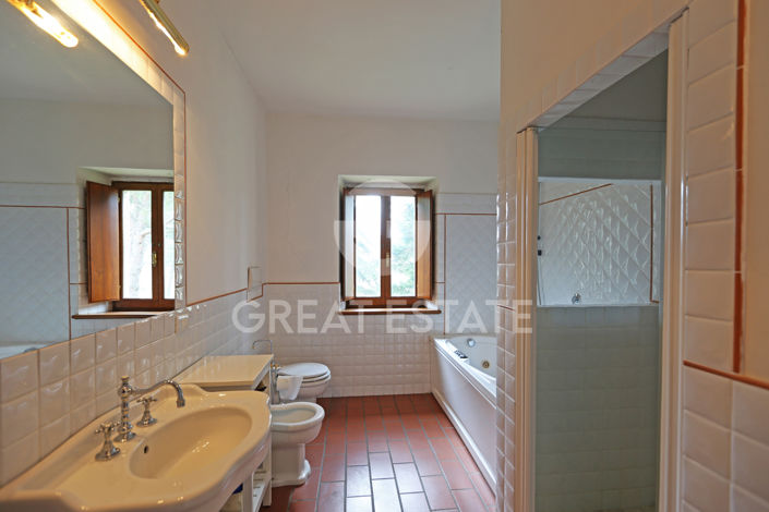 Image No.22-6 Bed Country House for sale