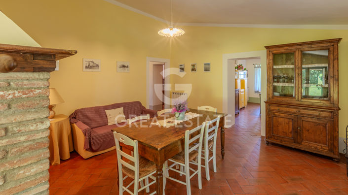 Image No.2-4 Bed Country House for sale