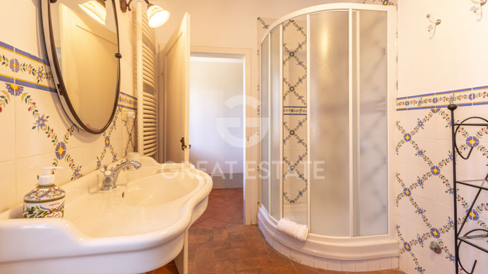 Image No.23-4 Bed Country House for sale