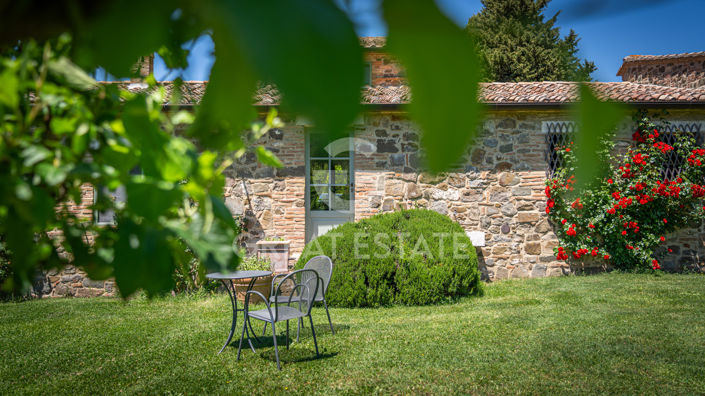 Image No.24-6 Bed Country House for sale