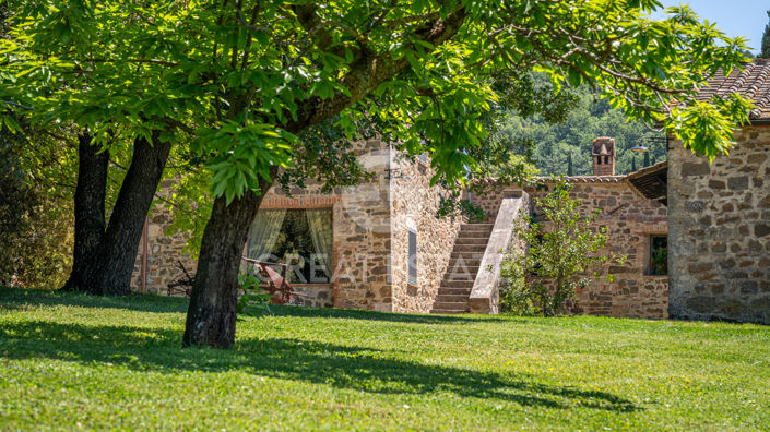 Image No.28-6 Bed Country House for sale