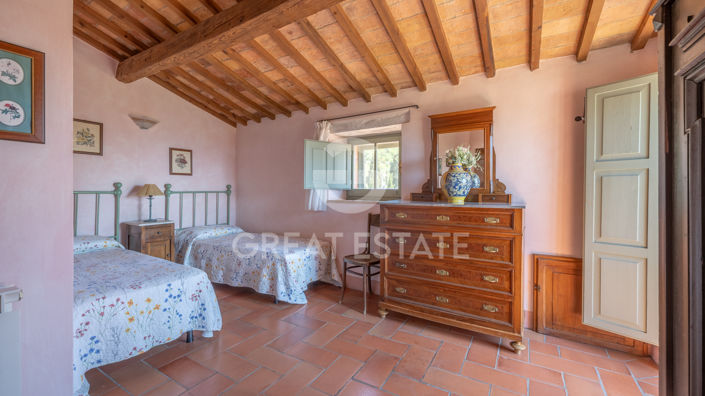 Image No.54-6 Bed Country House for sale