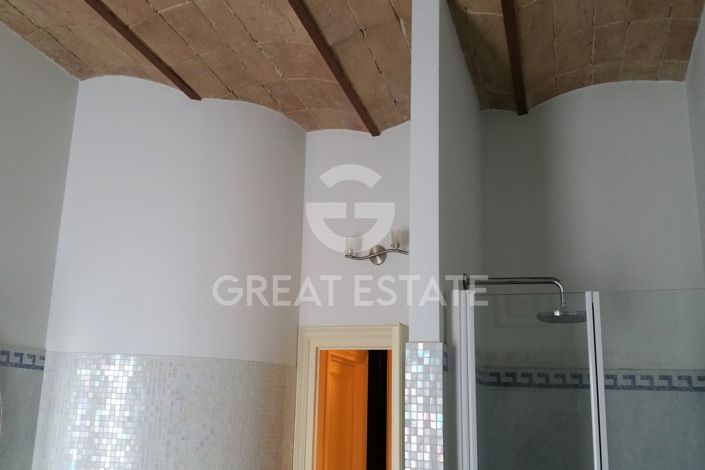 Image No.17-2 Bed Property for sale