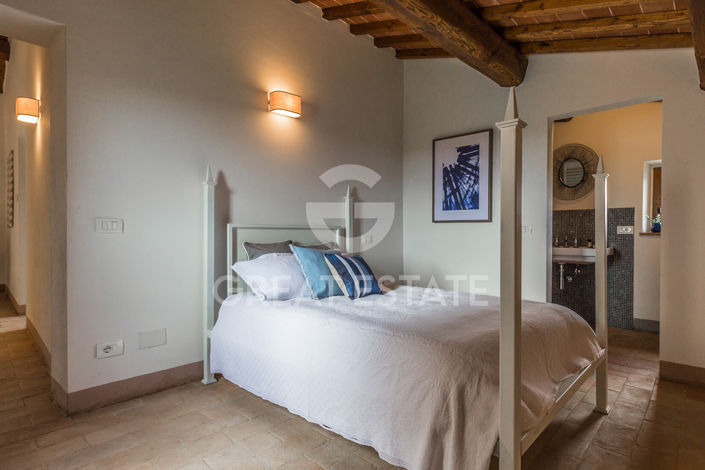 Image No.20-5 Bed Country House for sale