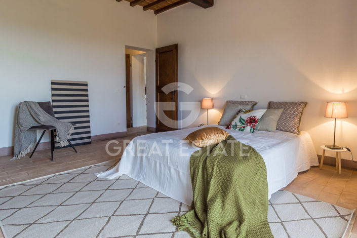 Image No.21-5 Bed Country House for sale