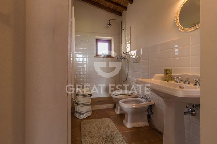 Image No.29-5 Bed Country House for sale