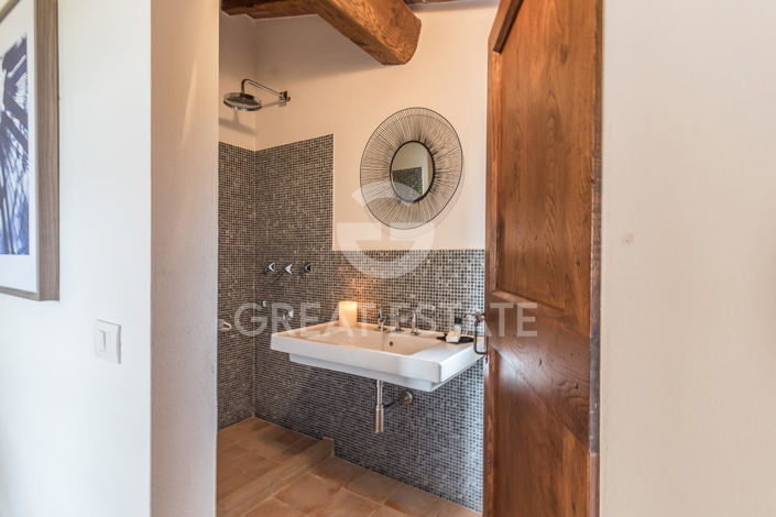 Image No.30-5 Bed Country House for sale