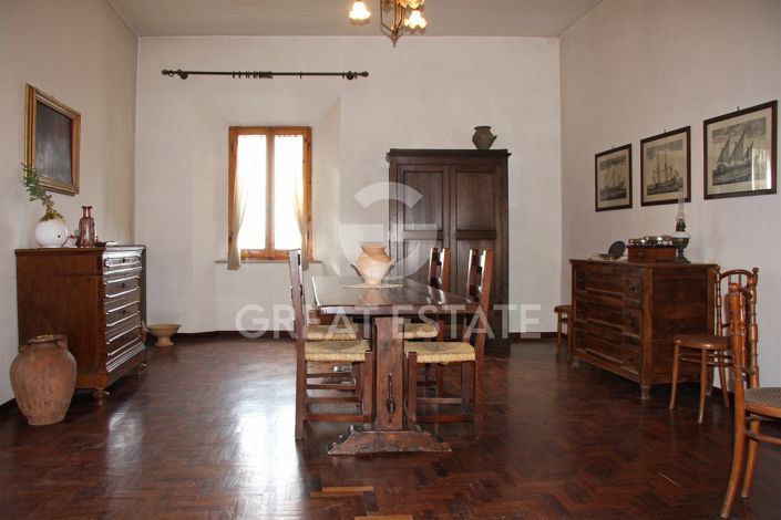 Image No.10-4 Bed Property for sale