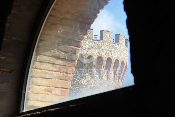 Image No.21-4 Bed Property for sale