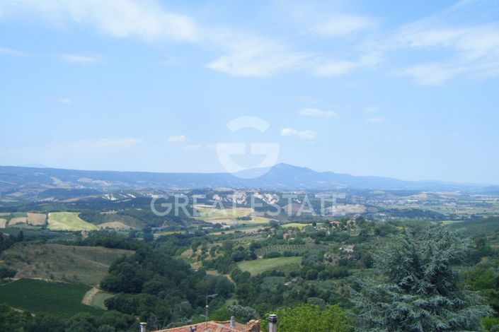 Image No.22-4 Bed Property for sale